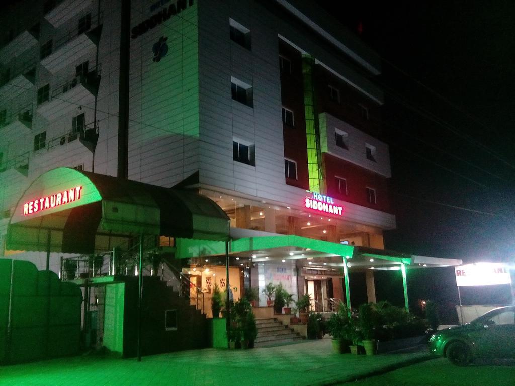 Hotel Siddhant インドール エクステリア 写真